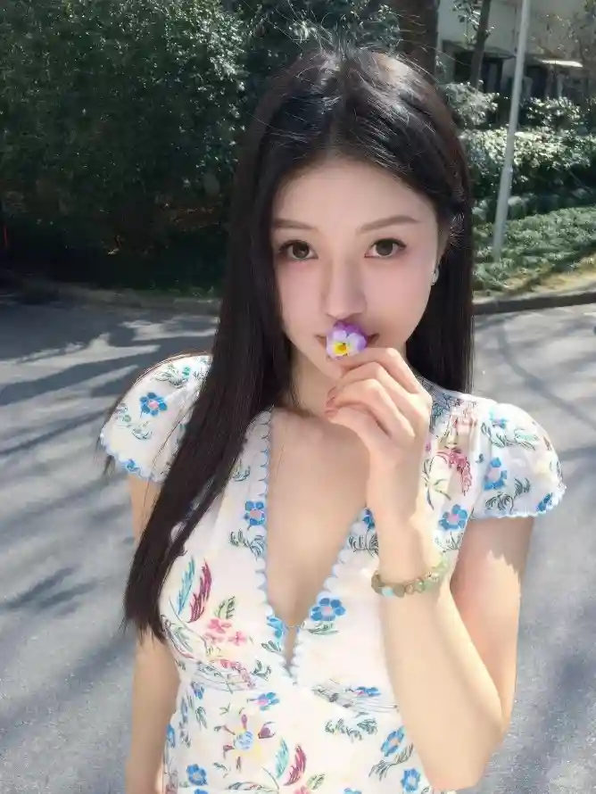 欧美爆乳图片小说：低俗阅读正在毁掉你的审美与生活
